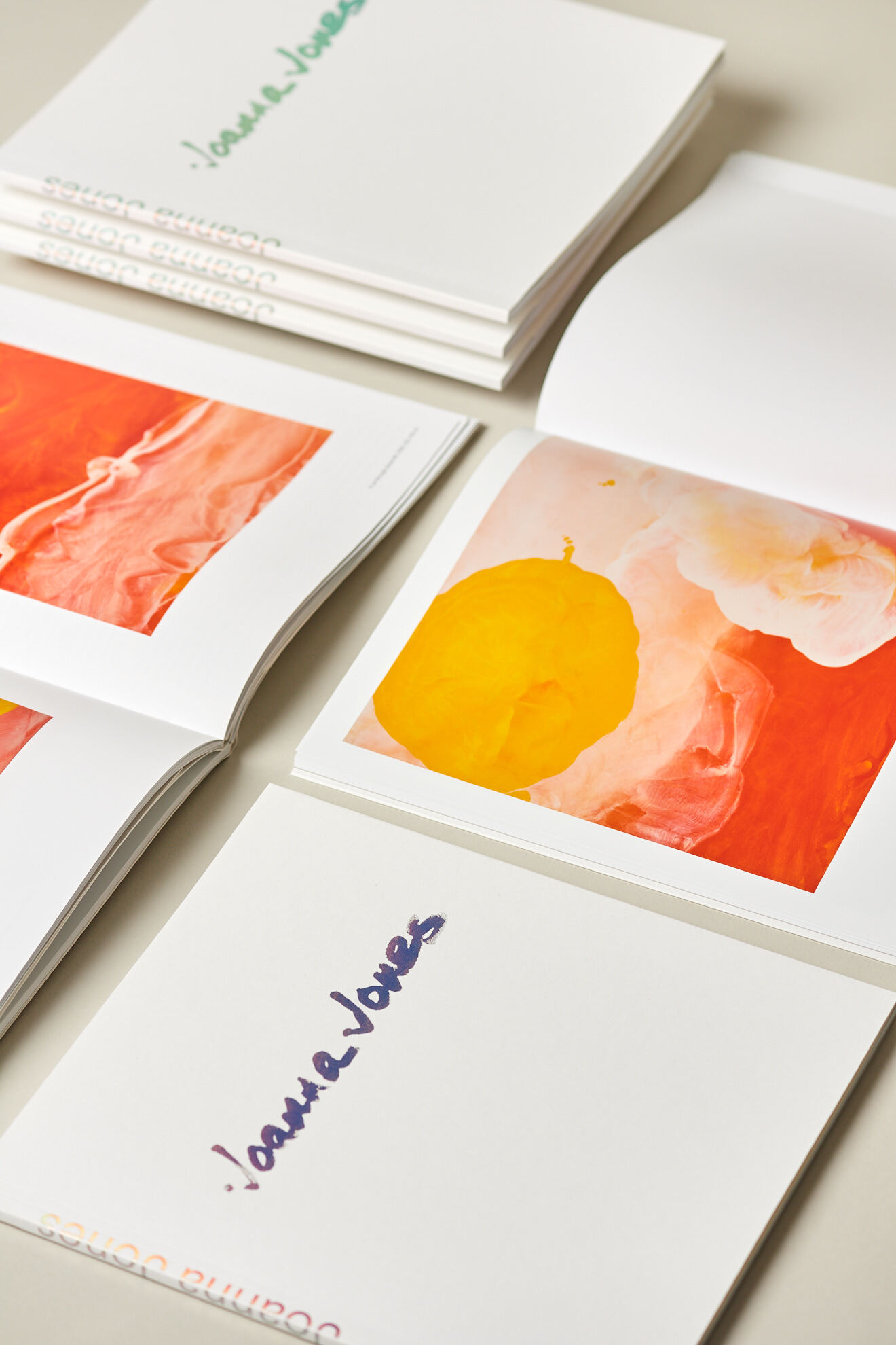 Gestaltung und Produktion des Kunstkatalogs für Joanna Jones