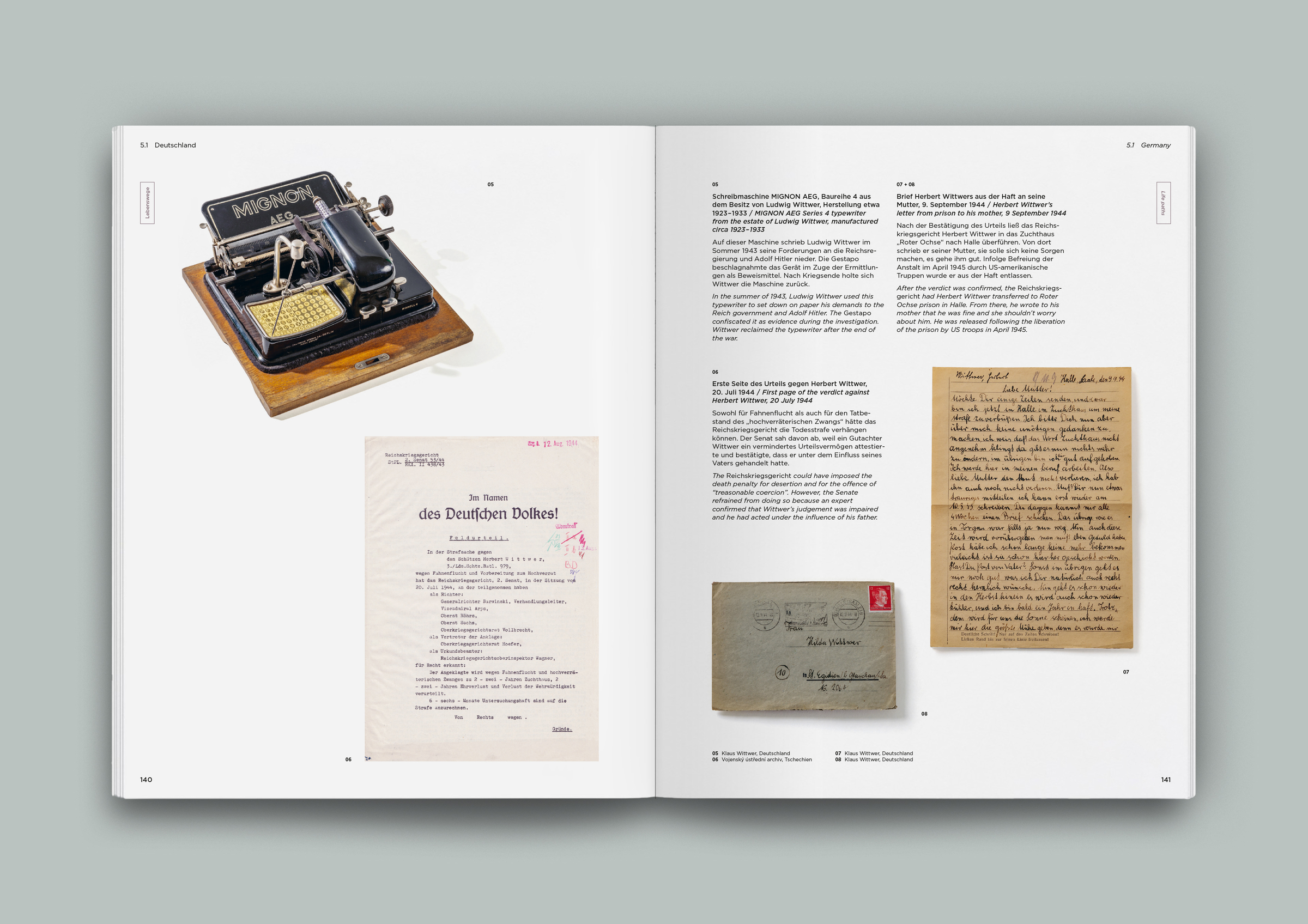 Blick in den Katalog der Ausstellung „Das Reichskriegsgericht 1936–1945“